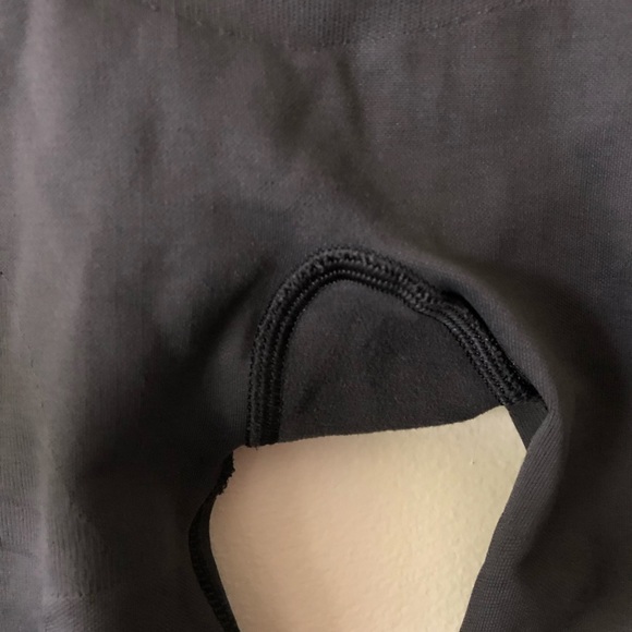 Zone in crop lululemon - dark slate grey - Picture 4 of 8